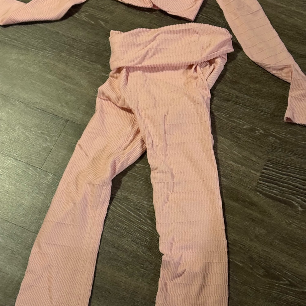 Pink Ribbed Savage x Fenty set - Picture 2 of 7